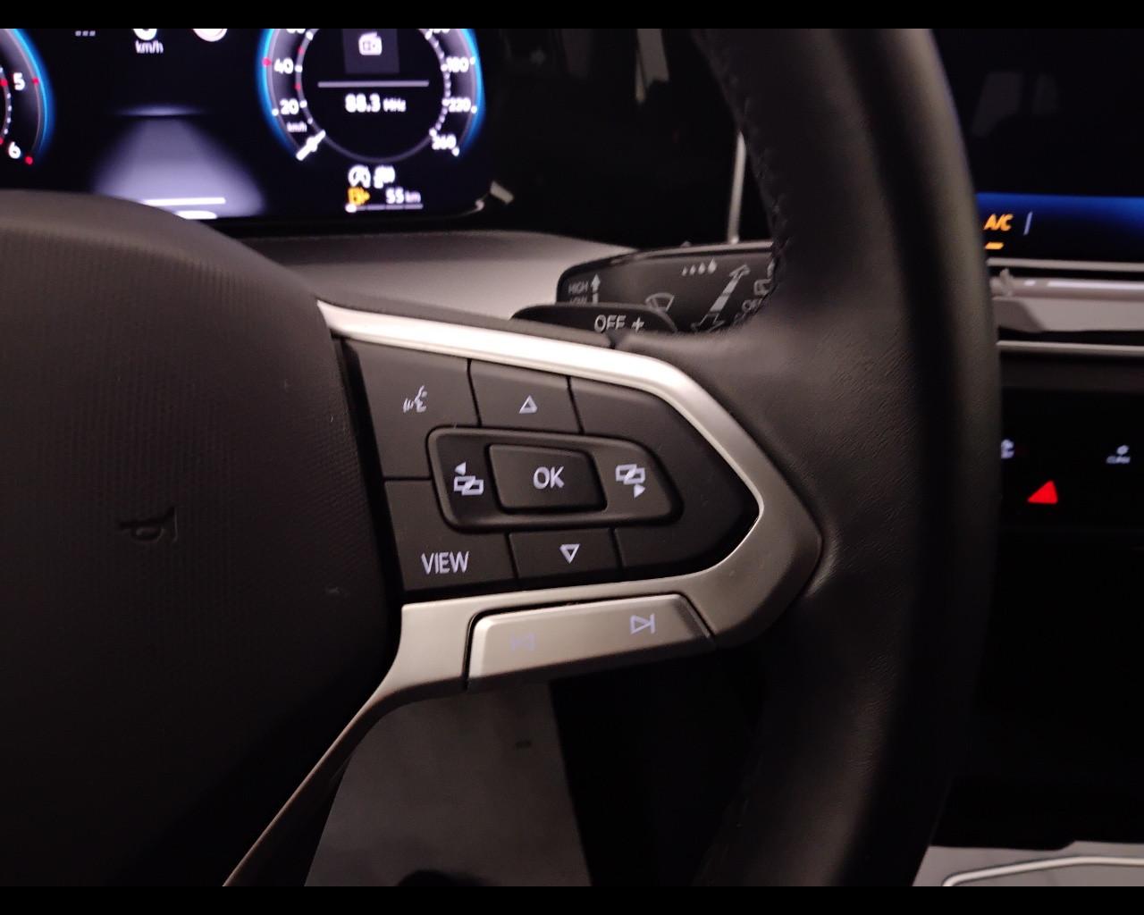 VOLKSWAGEN Golf VIII 2024 - Golf 2.0 tdi Style 150cv dsg