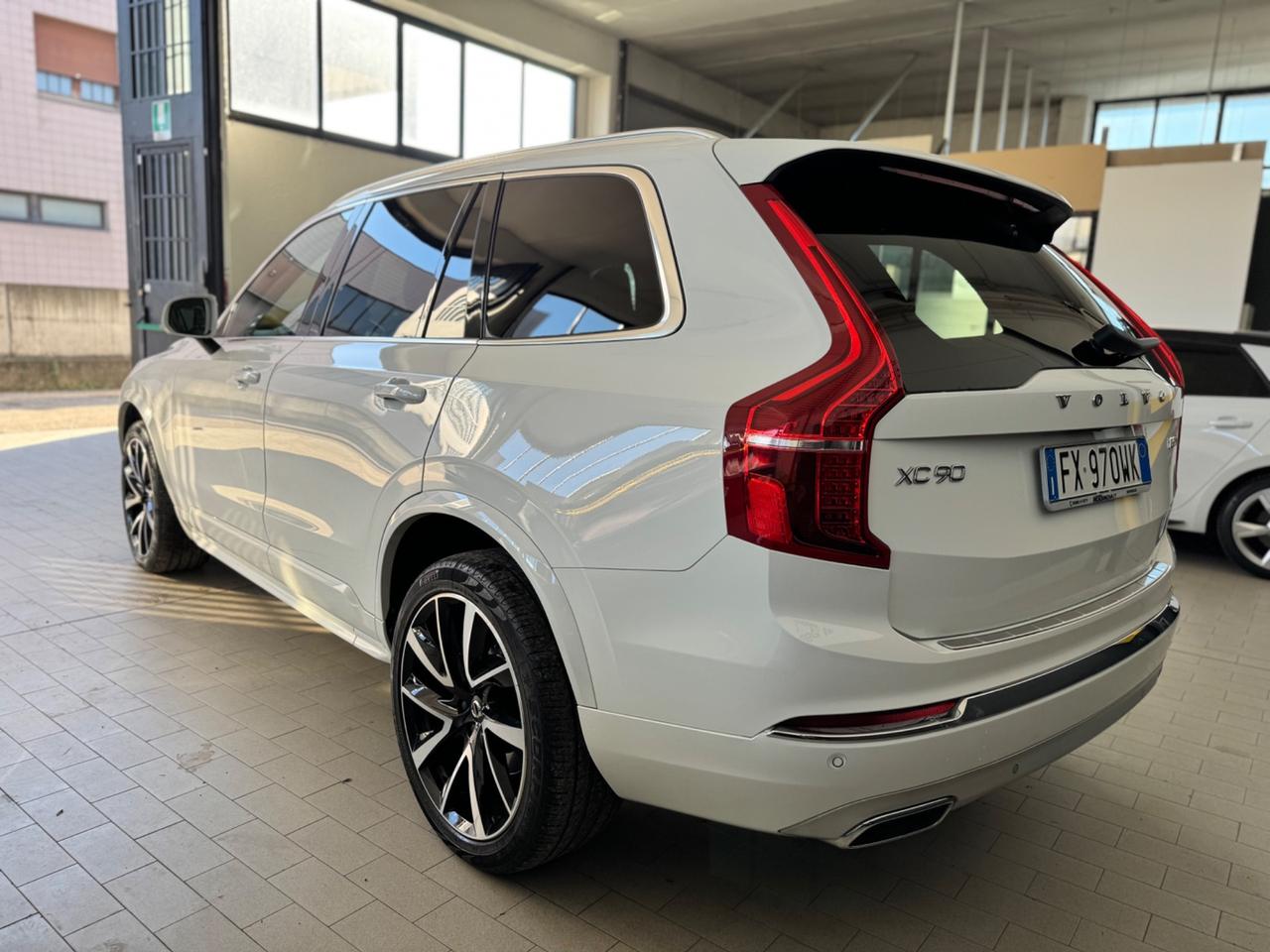 Volvo XC 90 XC90 B5 (d) AWD Geartronic 7 posti Momentum