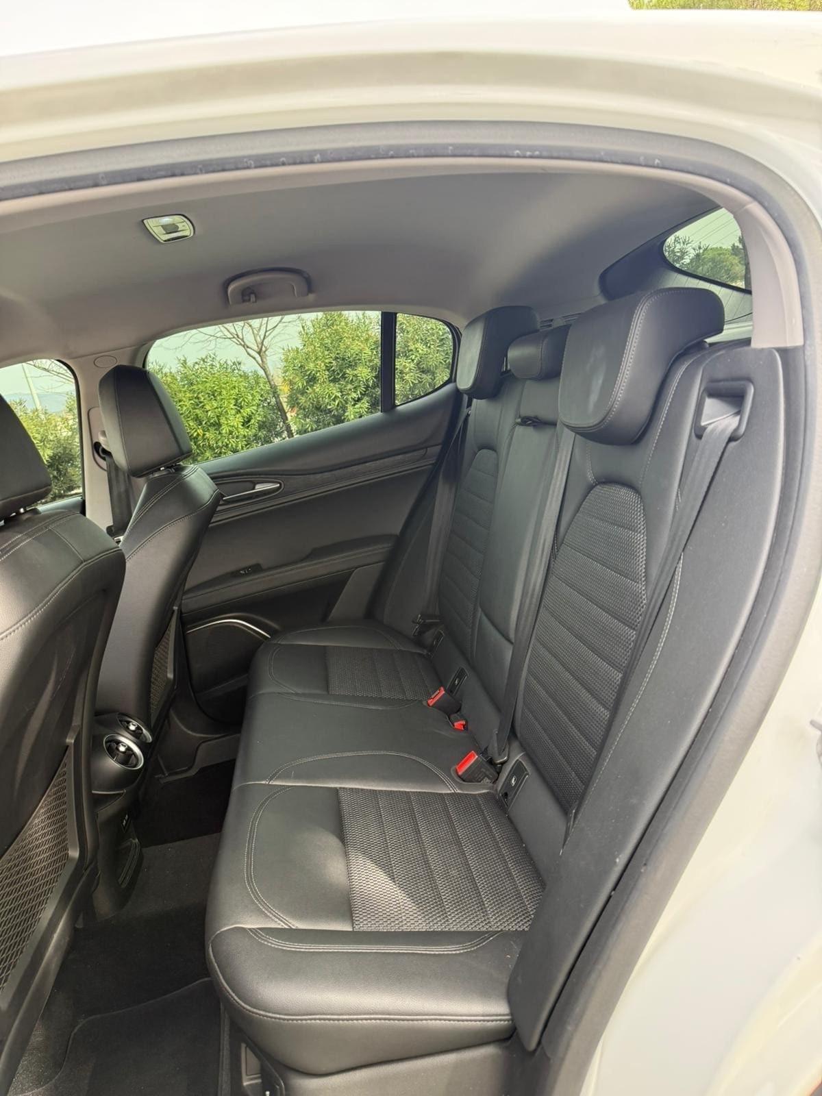 Alfa Romeo Stelvio 2.2