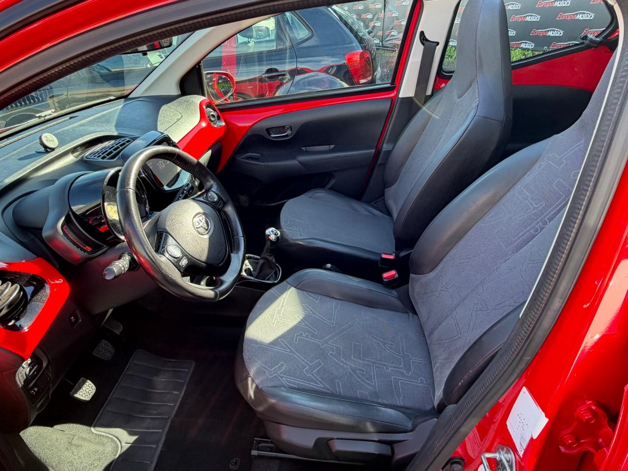 Toyota Aygo 1.0 VVT-i 69 CV 5 porte x-wave