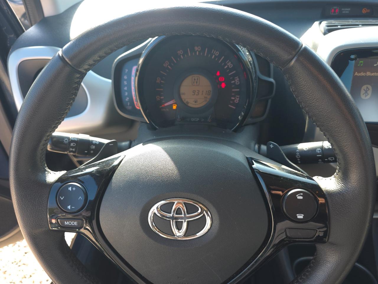 Toyota Aygo 1.0 VVT-i 69 CV 5 porte x-play MMT