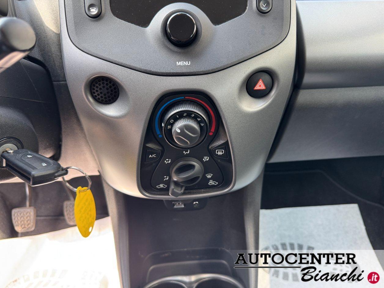 Toyota Aygo 5 Porte Aygo 5p 1.0 x-play 72cv