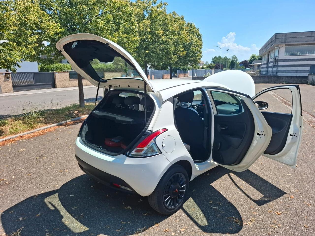 Lancia Ypsilon 1.2 GPL 126.000 KM NEOPATENTATI