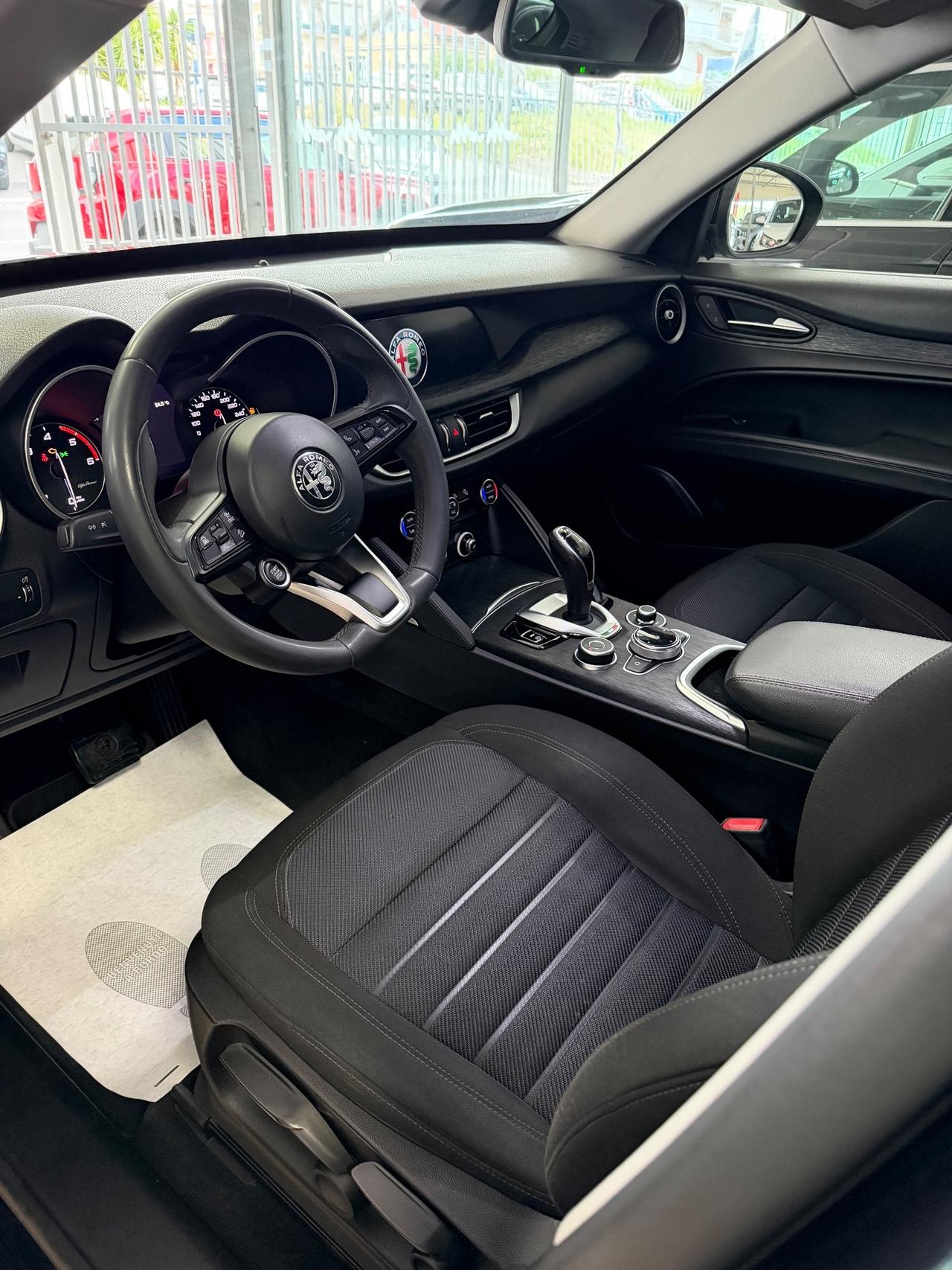 Alfa Romeo Stelvio 2.2 Turbodiesel 160 CV AT8 RWD 2021