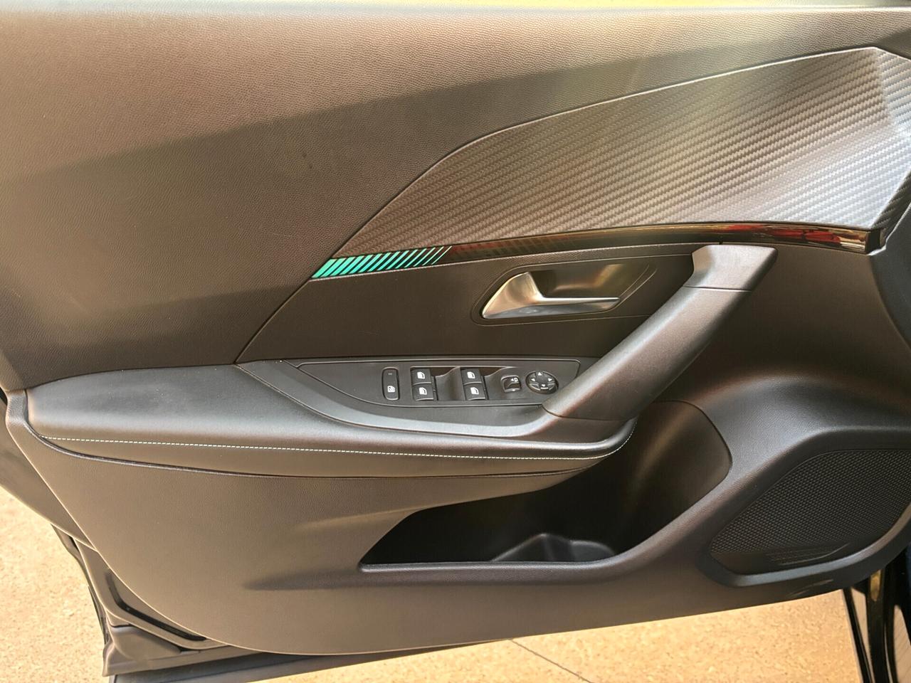 Peugeot 2008 NEW 130 CV EAT8 Allure-2022