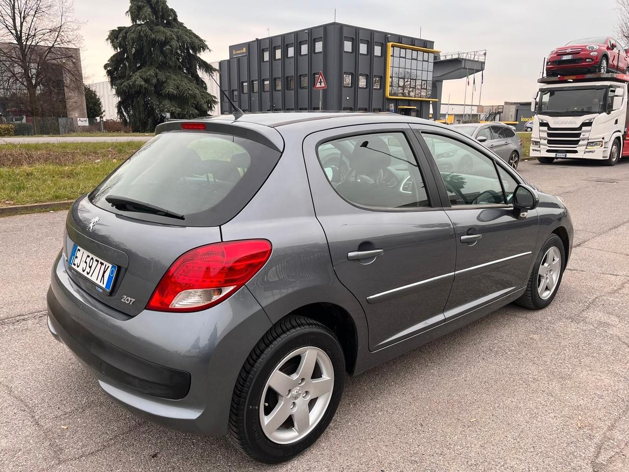 Peugeot 207 1.4 HDi 70CV 5p. Active