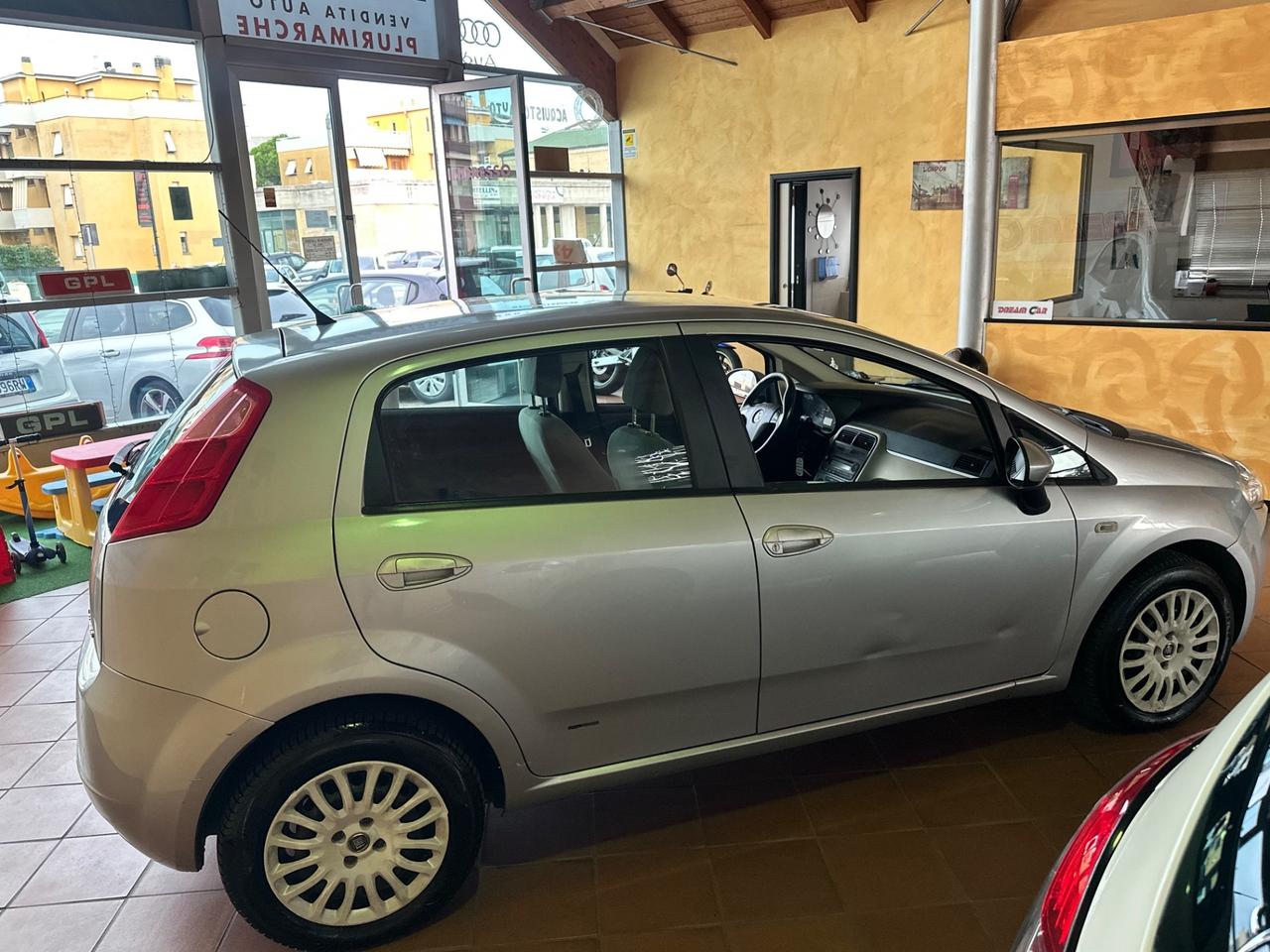 Fiat Grande Punto 1.4 5 porte Dynamic METANO