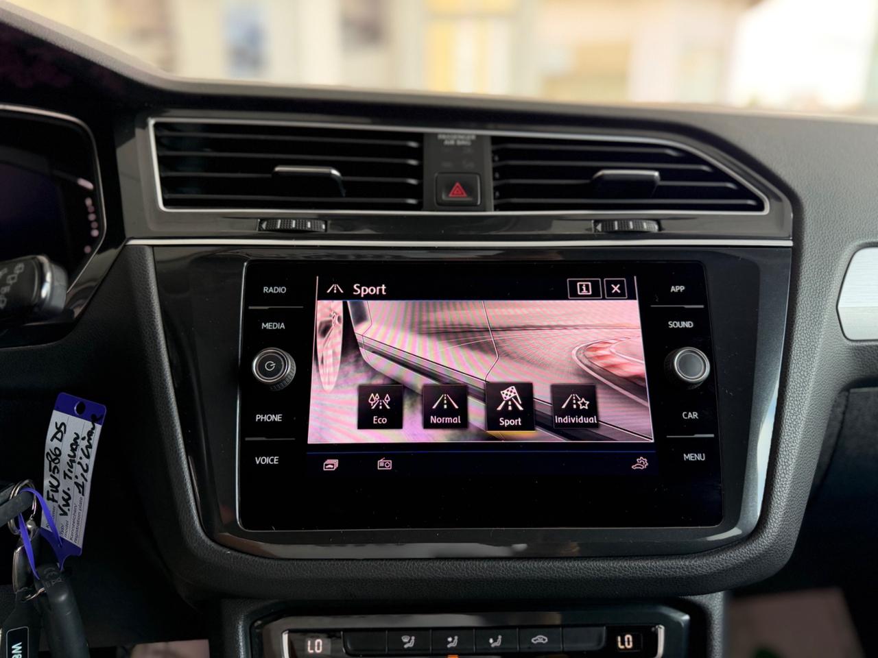 Volkswagen Tiguan 2.0 TDI DSG 4MOTION R-LINE