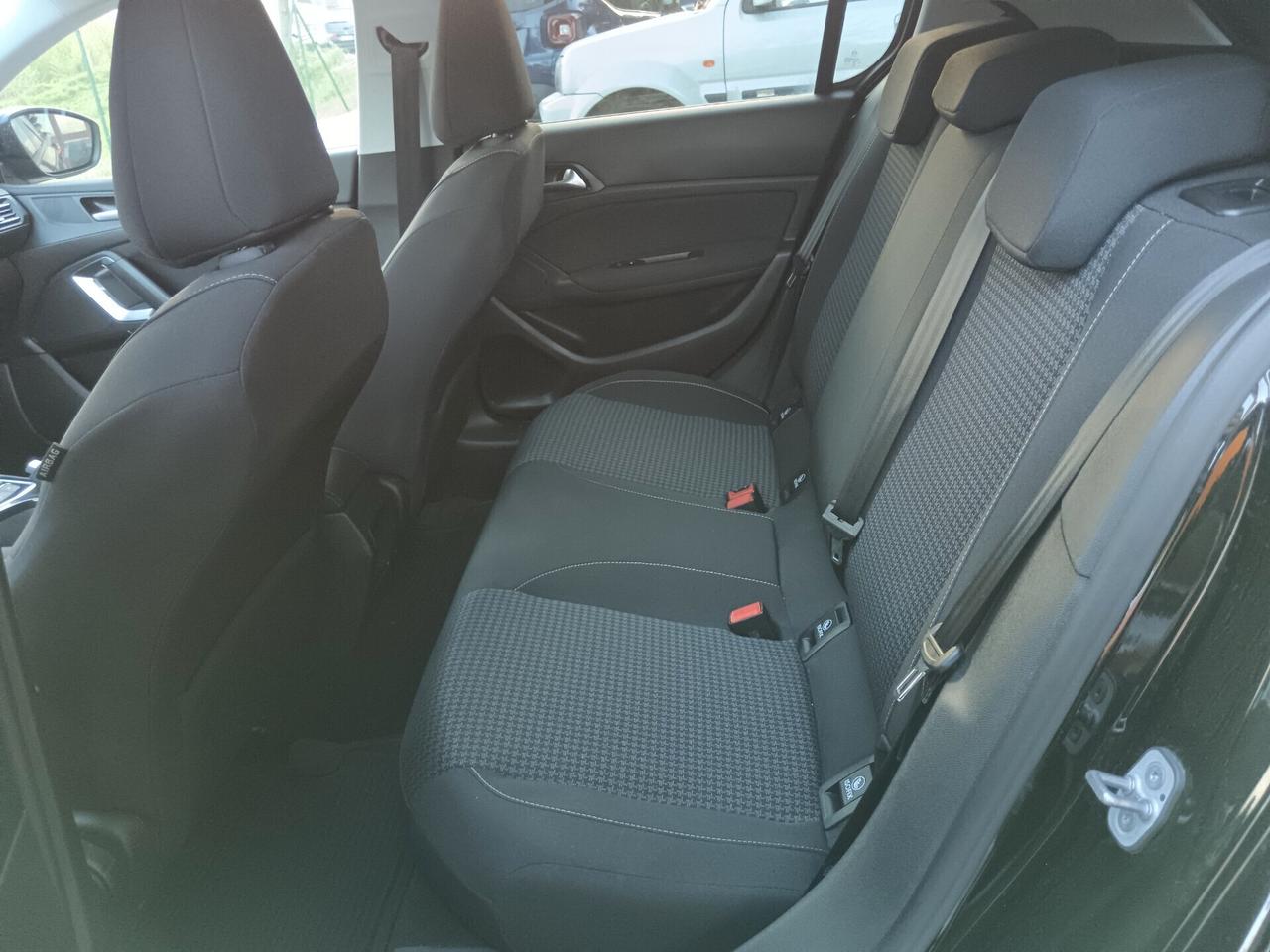 Peugeot 308 1.6 BLUEHDI 120CV NEOPATENTATI