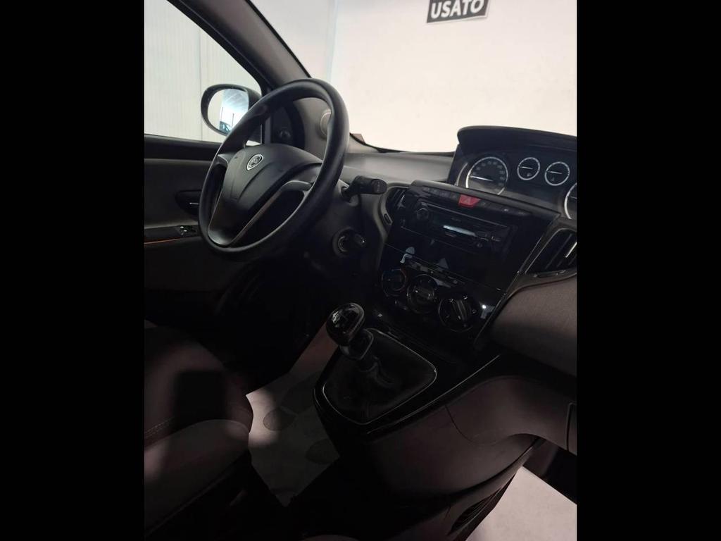 Lancia Ypsilon 5 Porte 1.2 Silver