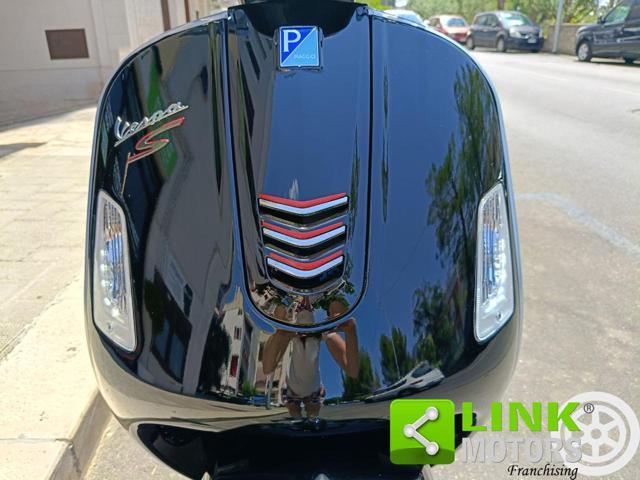 PIAGGIO Vespa GTS 300 Super ABS