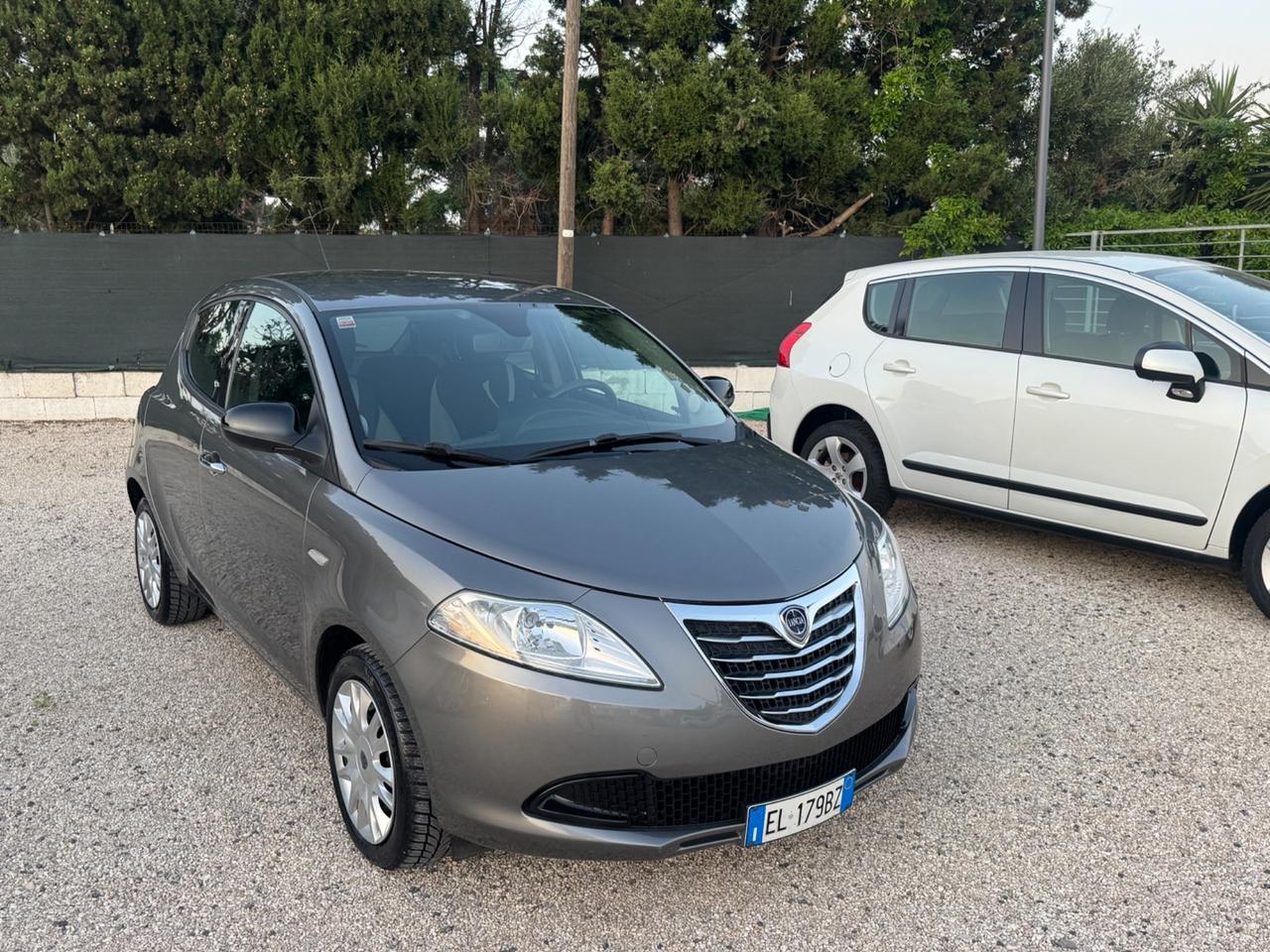 Lancia Ypsilon 1.2 69 CV 5 porte S&S Gold
