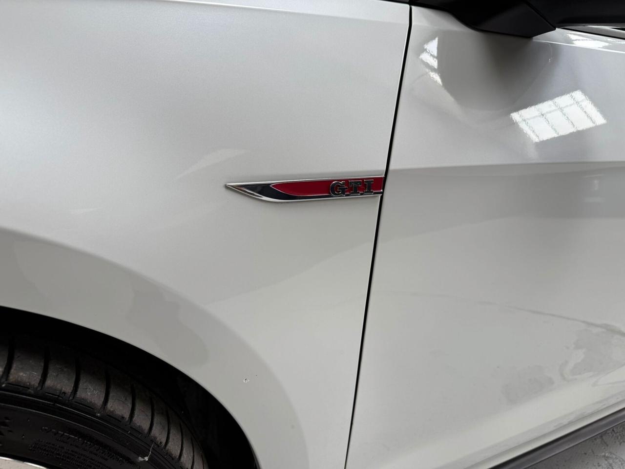 Volkswagen Golf GTI Performance 2.0 230 CV TSI DSG 5p.