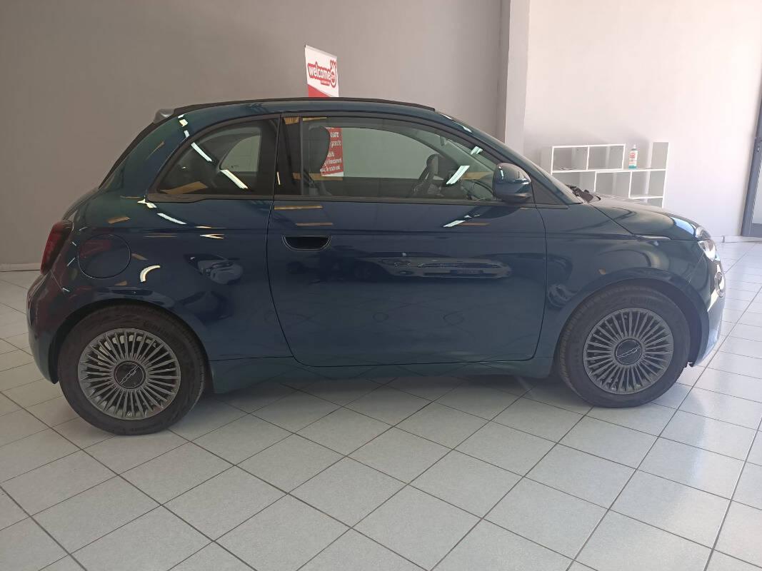 Fiat 500e 42 kWh La Prima
