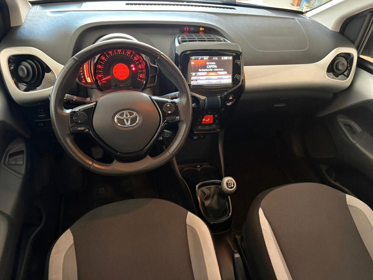 TOYOTA AYGO 1.0 5P X-PLAY "UN GIOIELLINO"