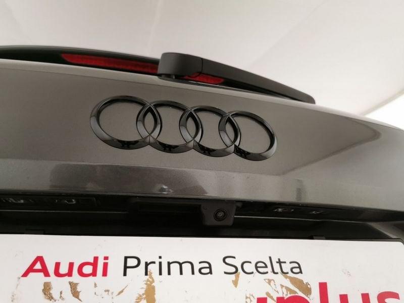 Audi Q2 30 2.0 tdi Identity Black