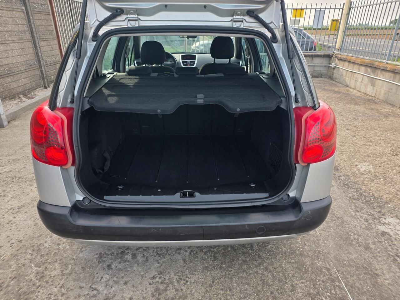 Peugeot 207 1.6 HDi 90CV 5p. XS