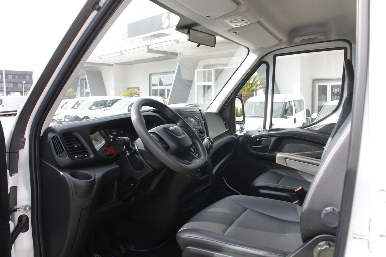 Iveco Daily 35C16 DOPPIA CABINA CASSONE RIBALTABILE E GANCIO TRAINO