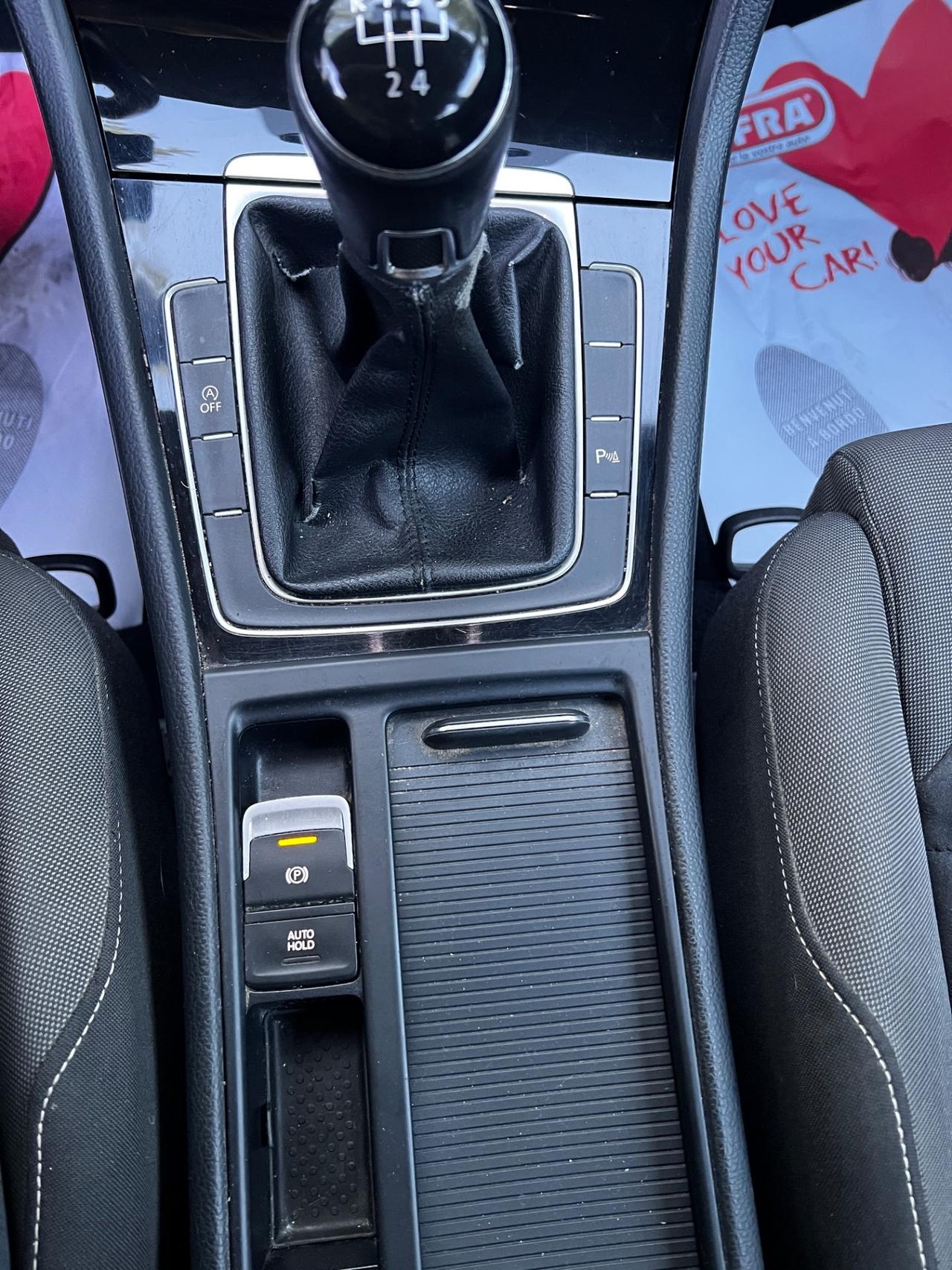 Volkswagen Golf VII 1.6 TDI DPF Highline