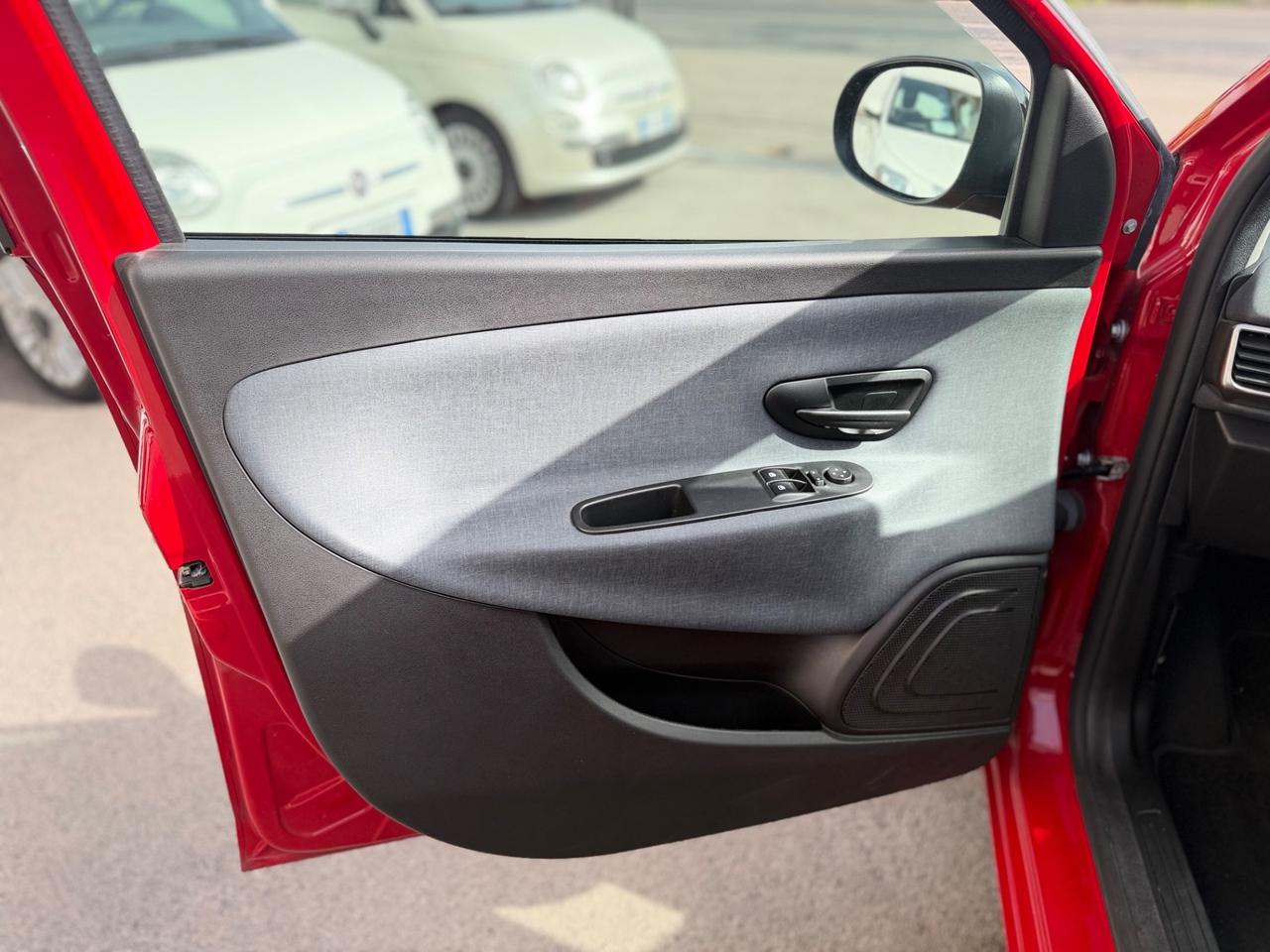 Lancia Ypsilon 1.0 FireFly 5 porte S&S Hybrid 32 MILA KM