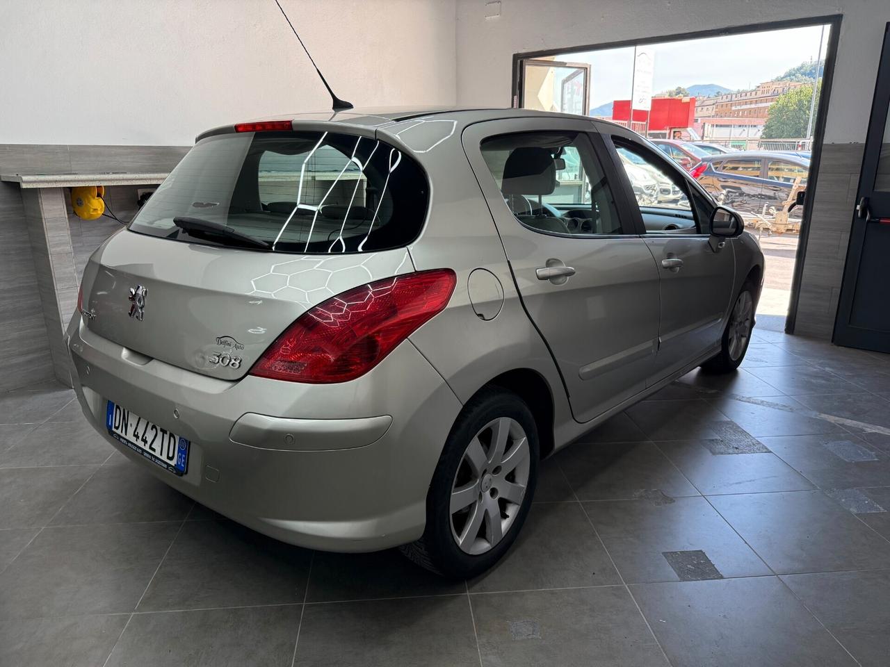 Peugeot 308 1.6 HDi 110CV 5p. Féline (6 Marce)