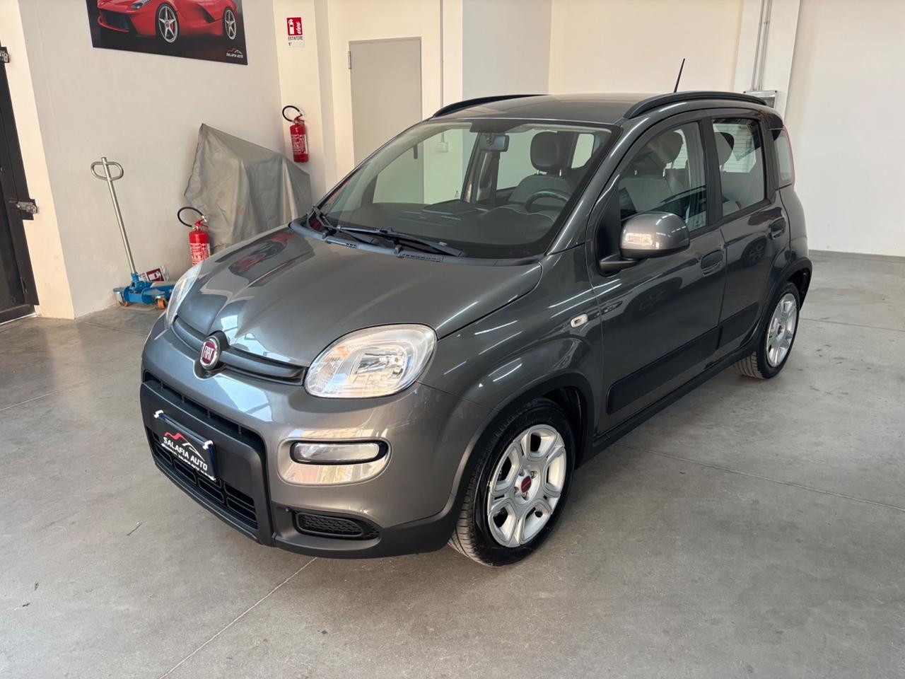 Fiat Panda 1.0 FireFly S&S Hybrid Garmin