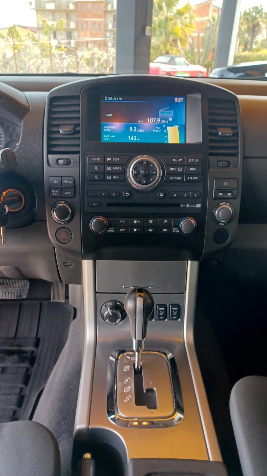 Nissan Navara 2.5 dCi 190CV 4 porte Double Cab LE