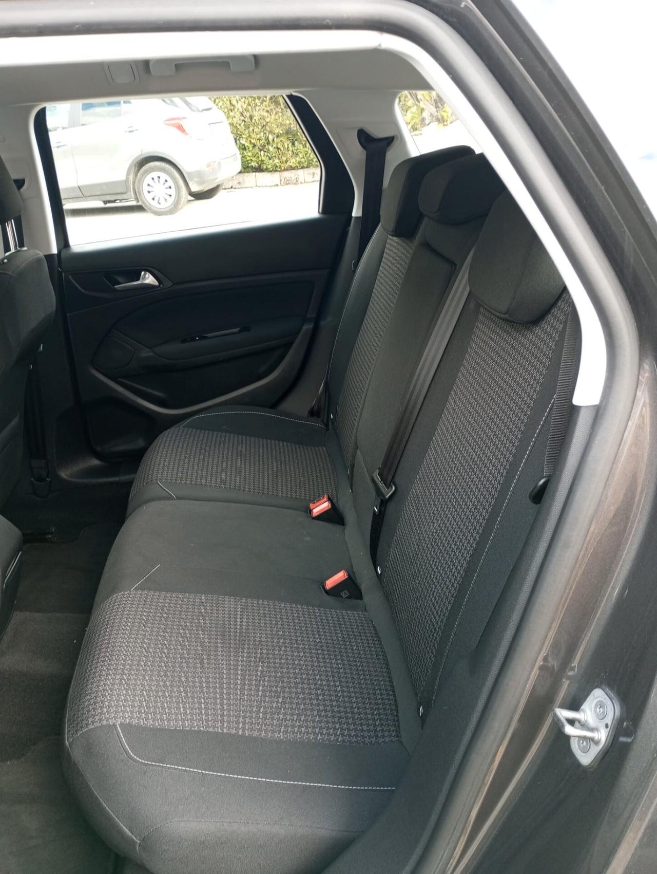 Peugeot 308 BlueHDi 130 S&S EAT8 SW Active