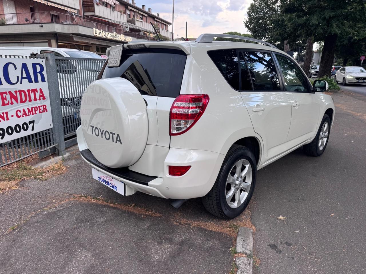 Toyota RAV4 2.2 D-4D 4X4 neopaten garanzia 12 mesi