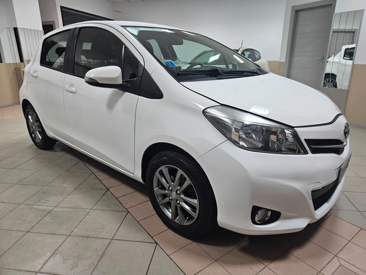 Toyota Yaris 1.0 5 porte Lounge
