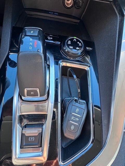 Peugeot 3008 BlueHDi 130 S&S EAT8 Allure