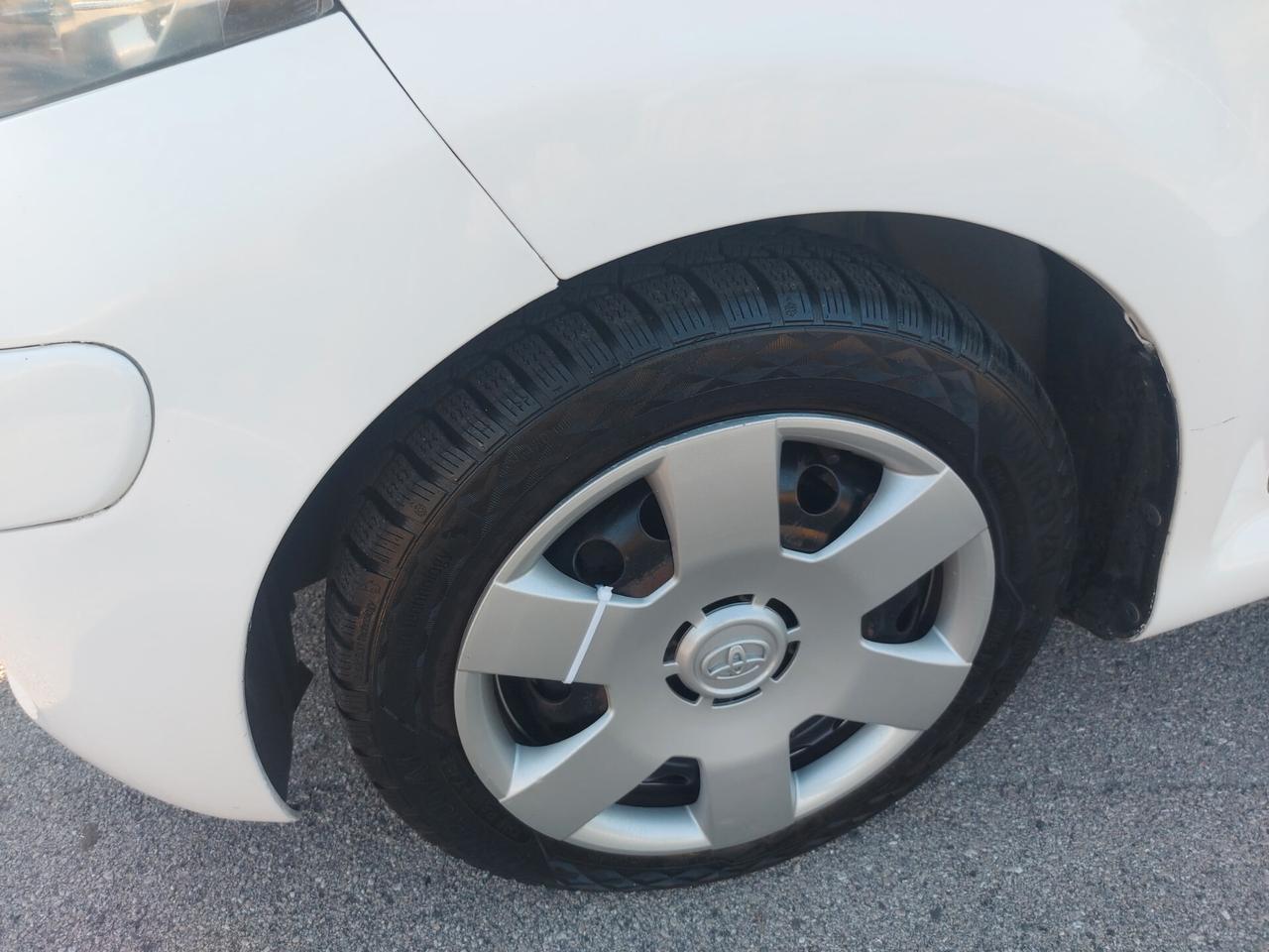 Toyota Aygo 1.0 12V VVT-i 3 porte Now Connect