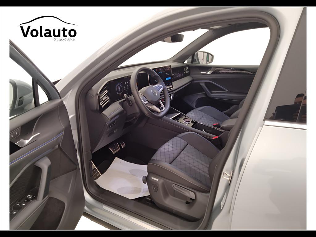 VOLKSWAGEN Tiguan III 2024 - Tiguan 2.0 tdi R-Line 150cv dsg