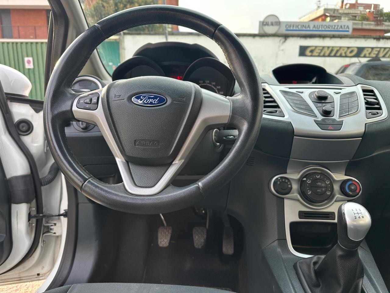 Ford Fiesta Ikon 1.2 60CV 5 porte - ok neopatentati