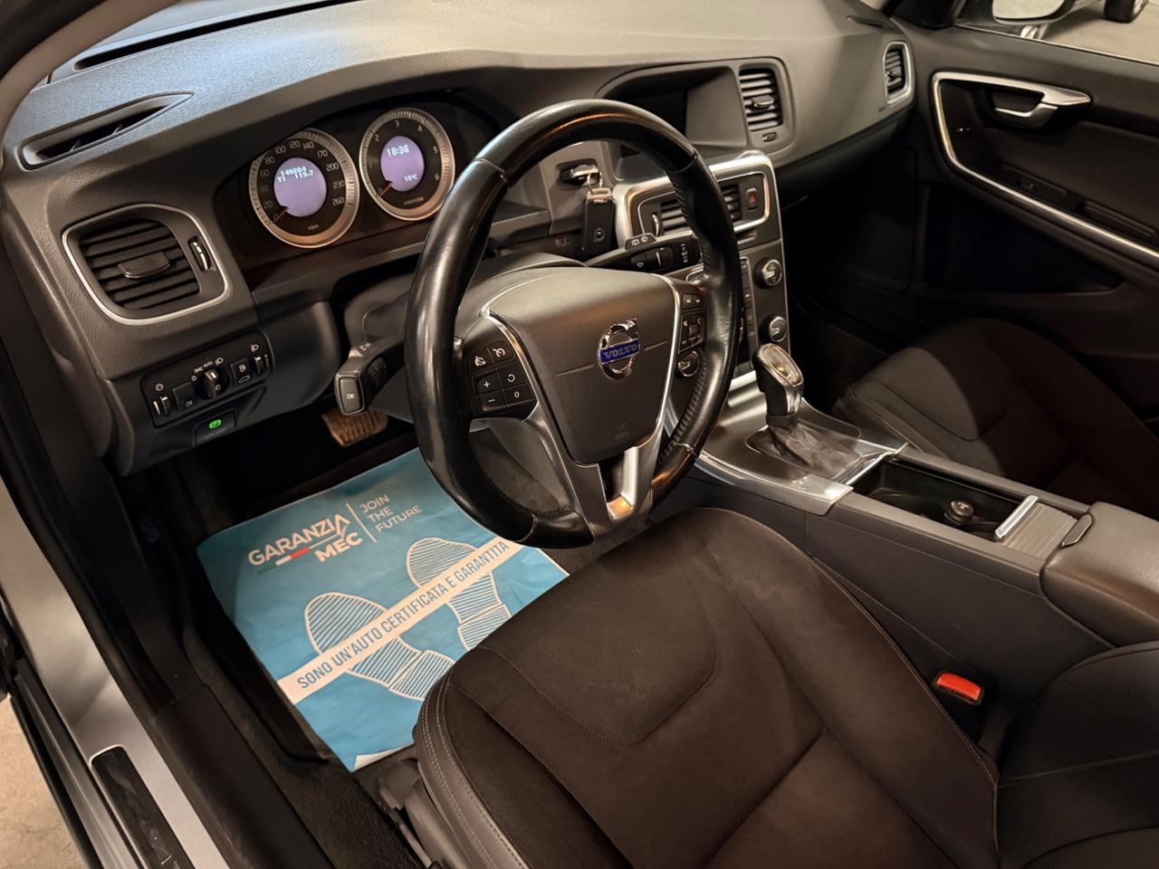 Volvo V60 DRIVe Powershift Momentum