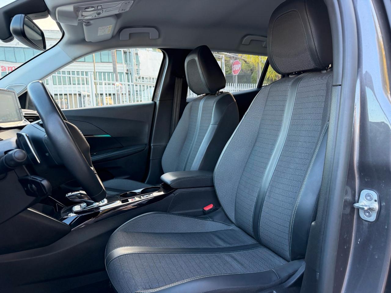 Peugeot 2008 BlueHDi 130 S&S EAT8 Allure Pack 2022