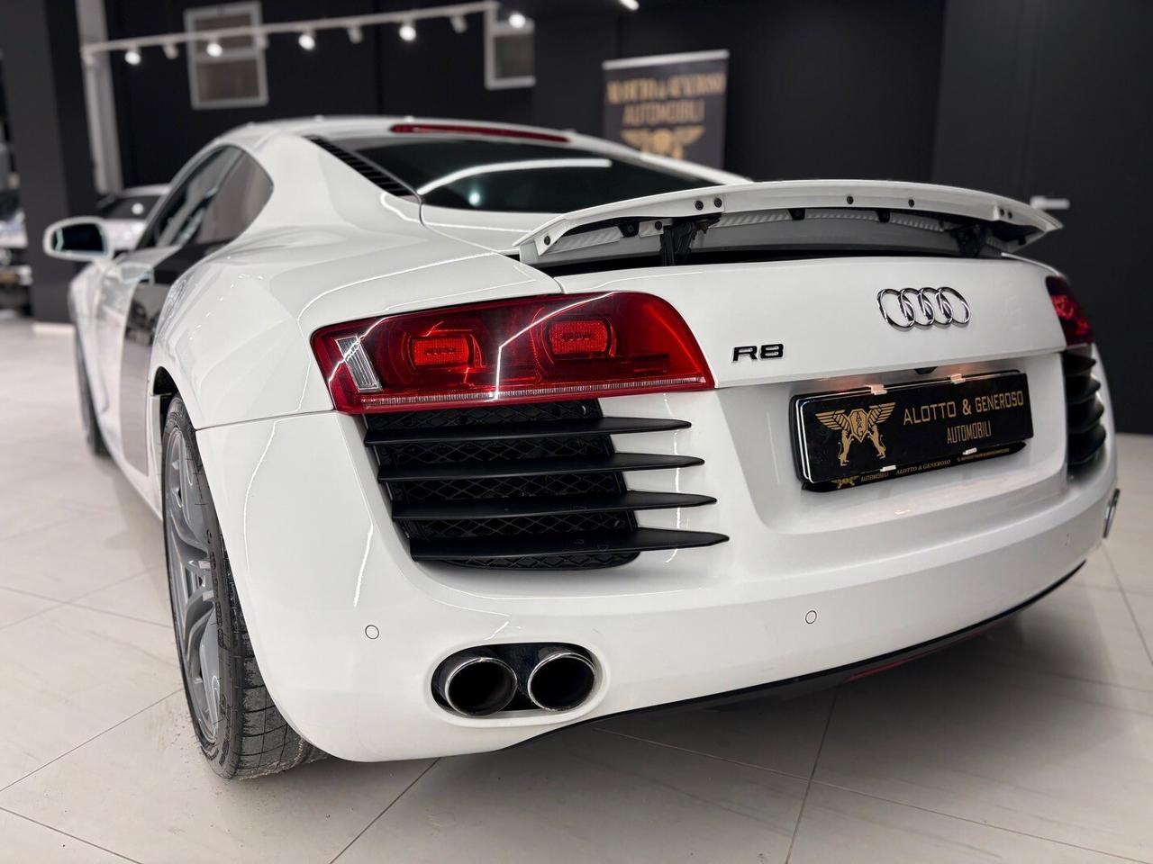 Audi R8 4.2 V8 FSI quattro R tronic