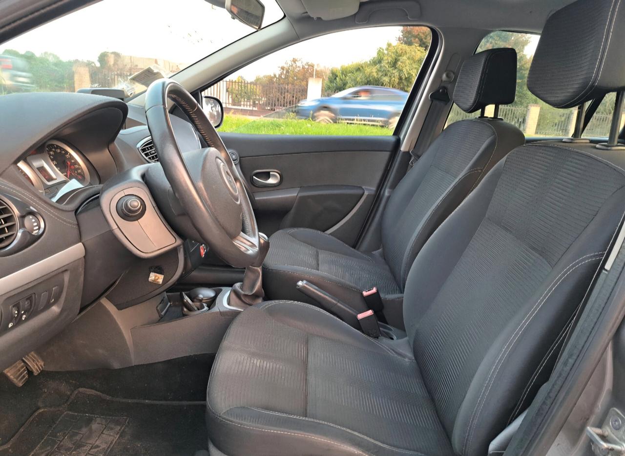 Renault Clio 1.2 16V SporTour Live!