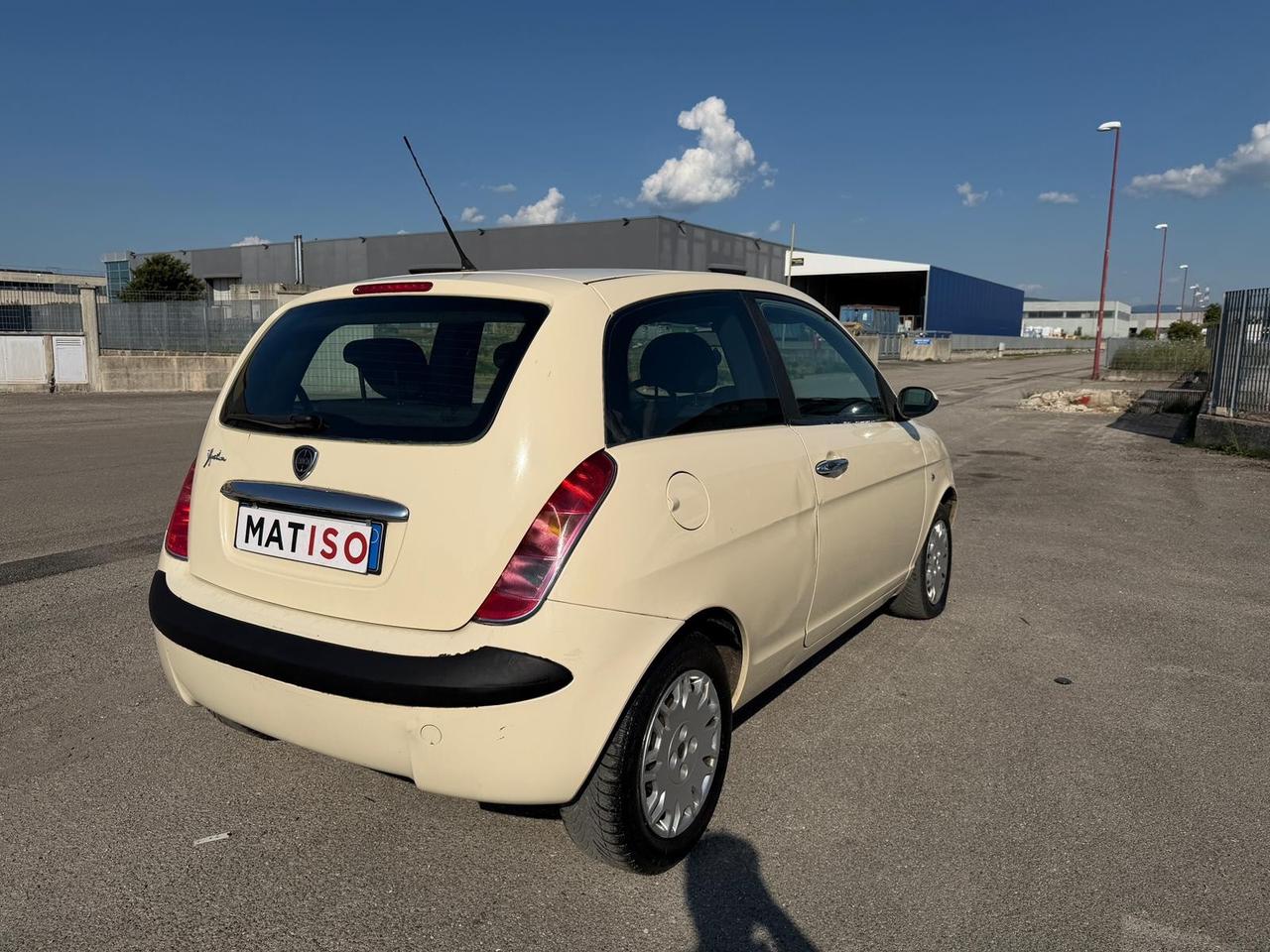 Lancia Ypsilon