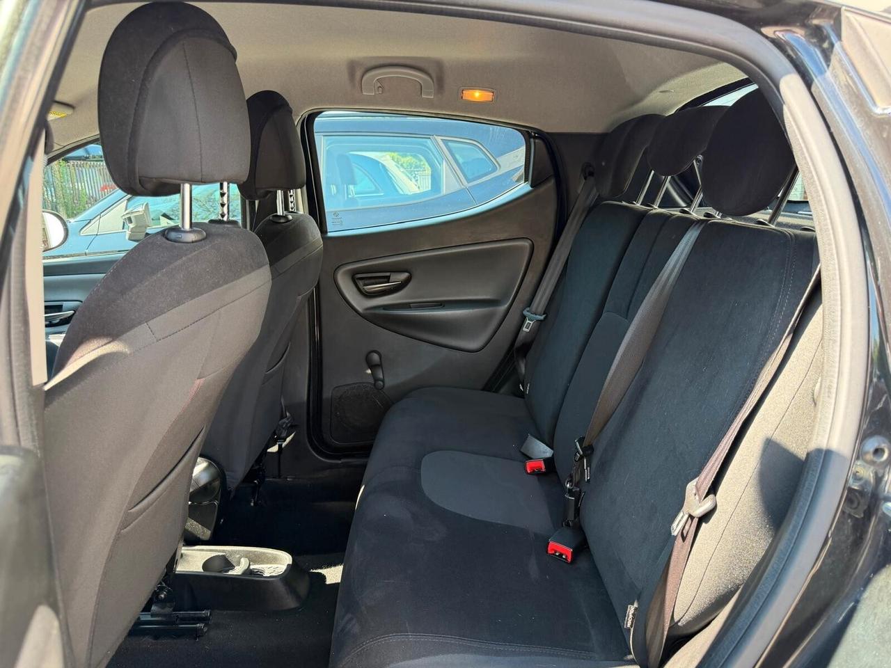 Lancia Ypsilon 1.2 69 CV 5 porte S&S Platinum E6