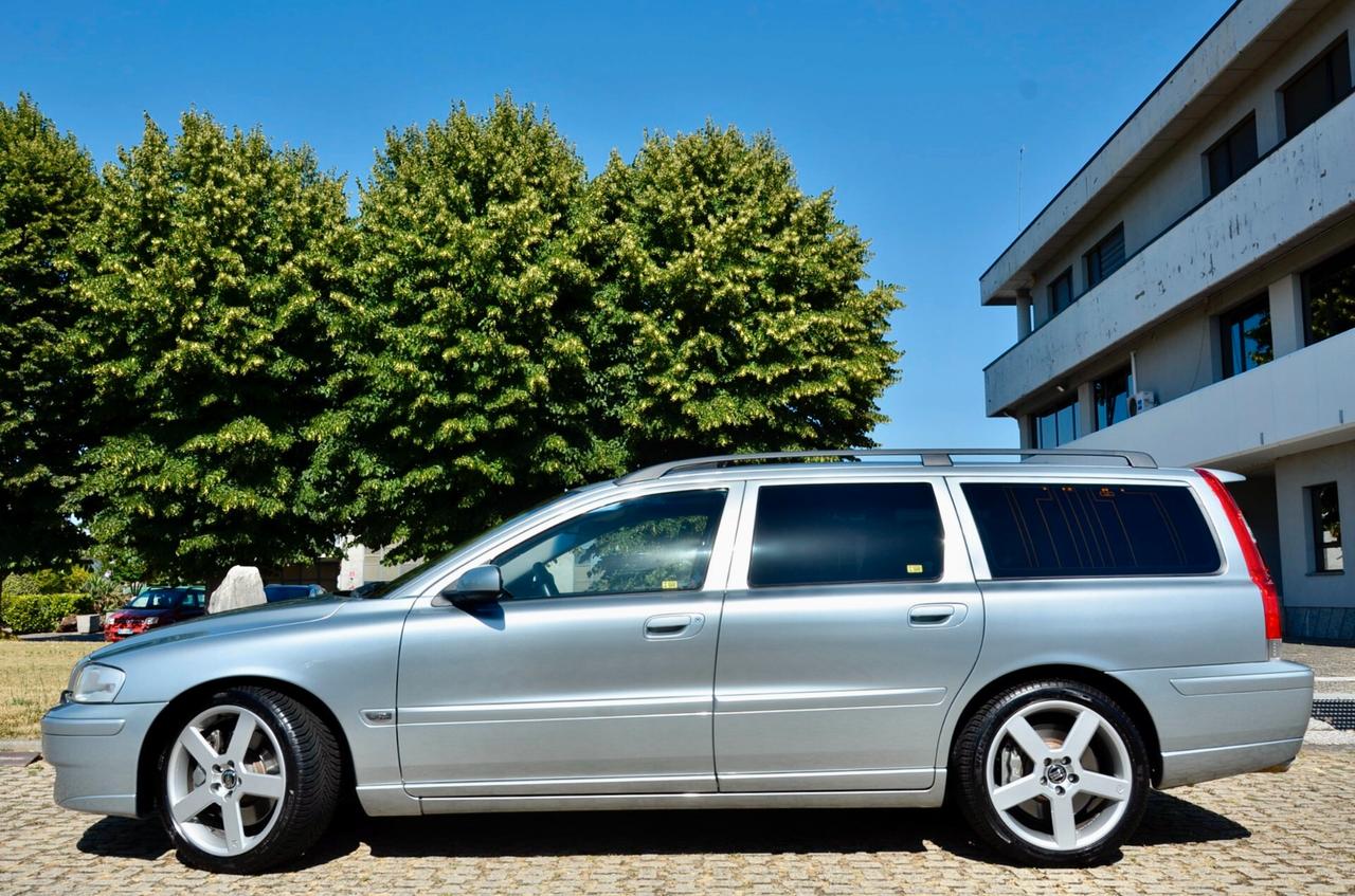 VOLVO V70 2.5 R AWD 300cv AUTO, ASI, ESENTE SUPERBOLLO, ECCELLENTI CONDIZIONI, INTROVABILE, TETTO, PERMUTE