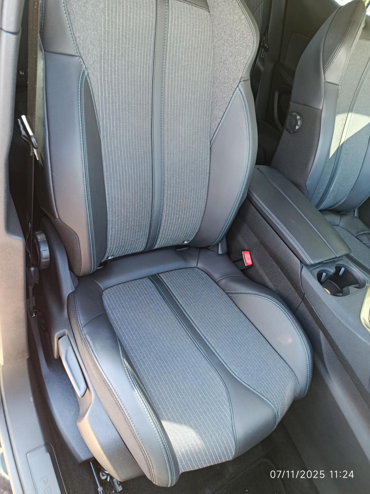 Peugeot 3008 BlueHDi 130 S&S EAT8 Allure Pack sconto finanziamento intero importo 1500 euro