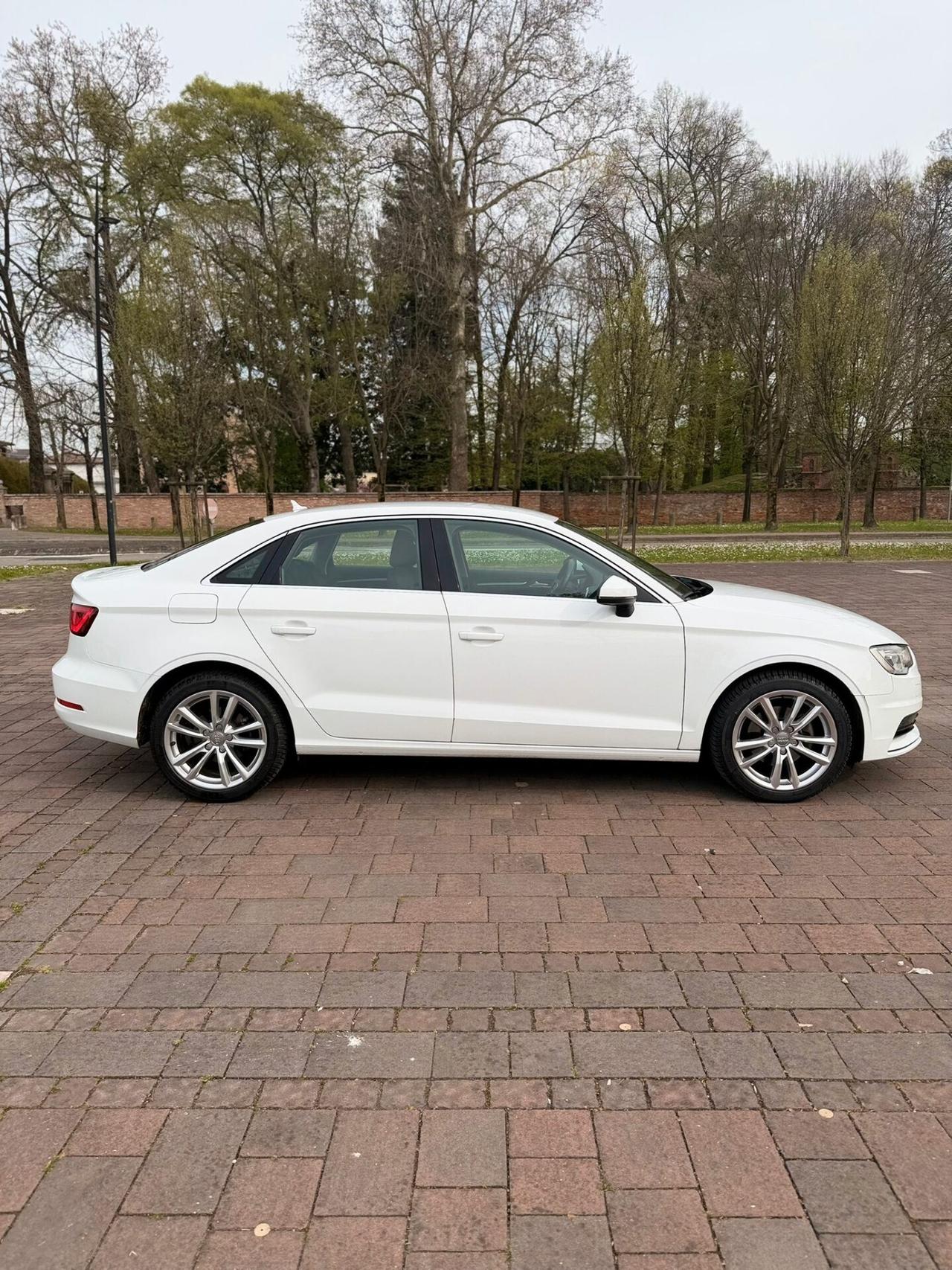 Audi A3 Sedan 1.4 TFSI COD ultra Ambiente