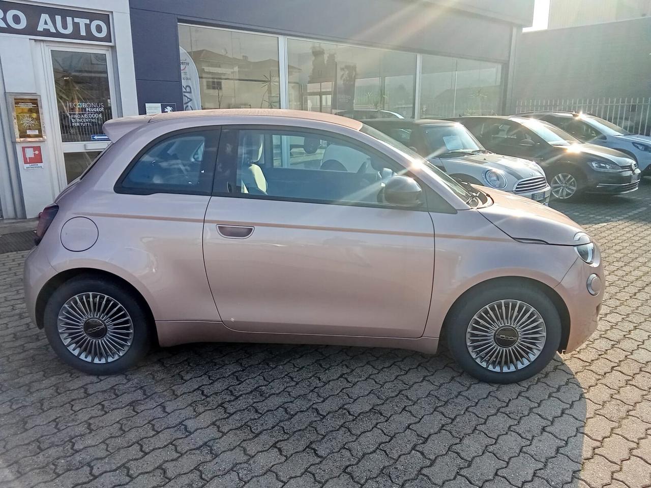 Fiat 500 Berlina Hybrid Icon