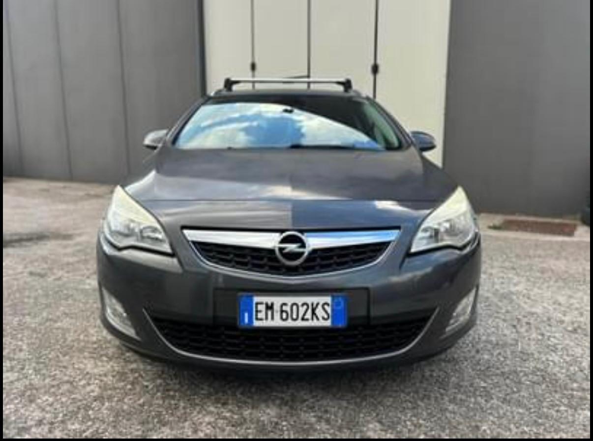 Opel Astra 1.7 CDTI 110CV Sports Tourer Cosmo