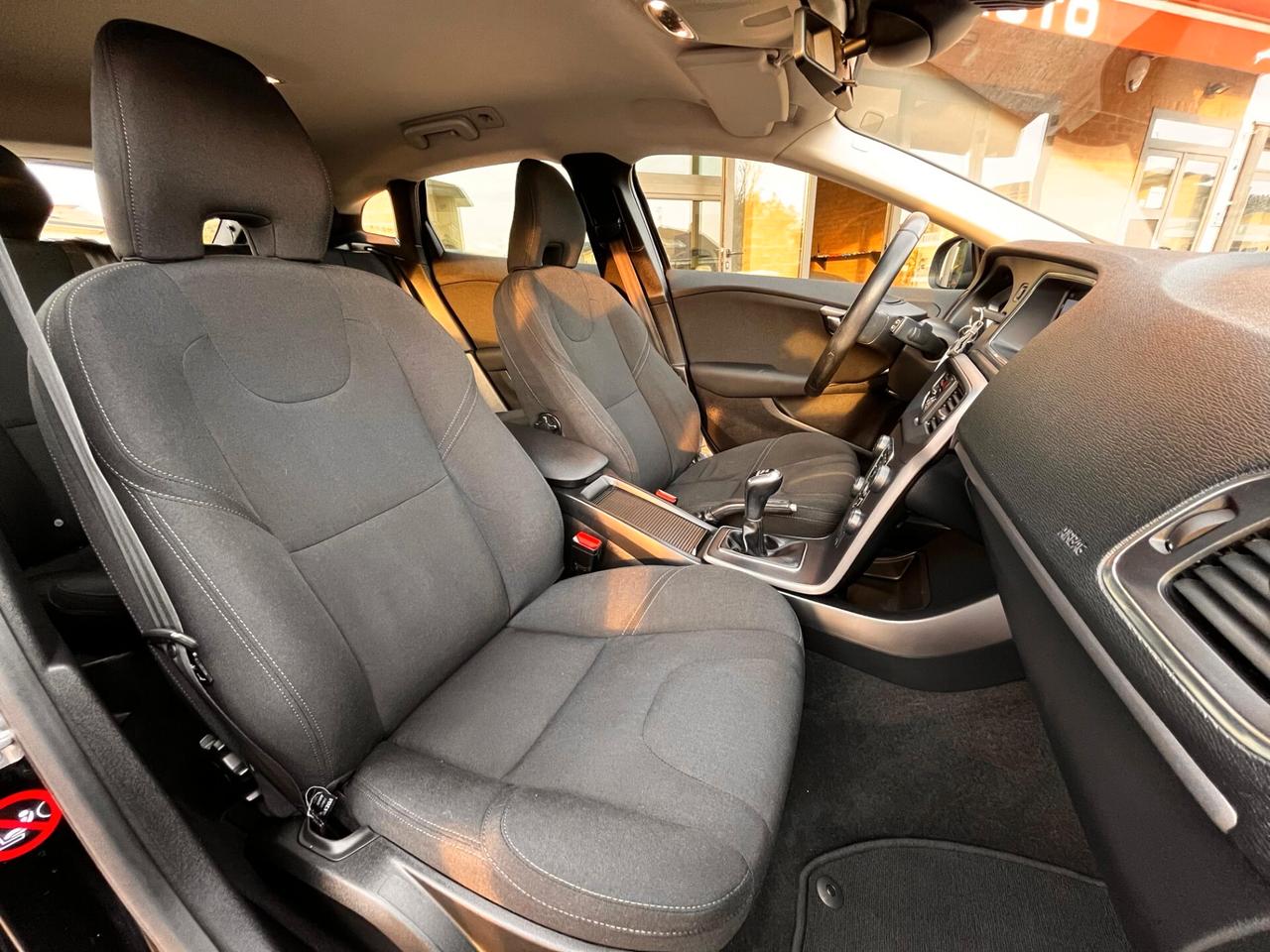 Volvo V40 D2 MOMENTUM