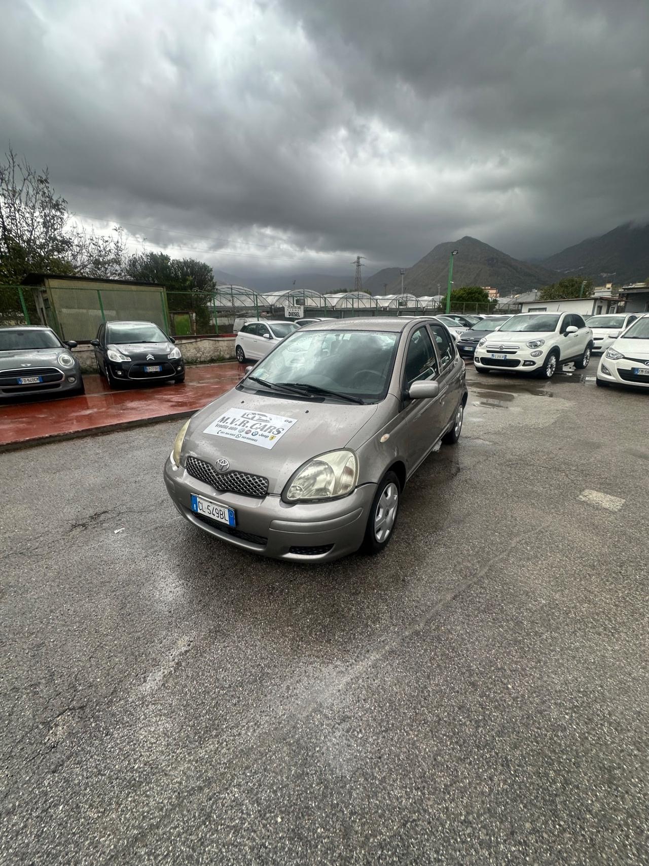 Toyota Yaris 1.0i 16V cat 5 porte Sol