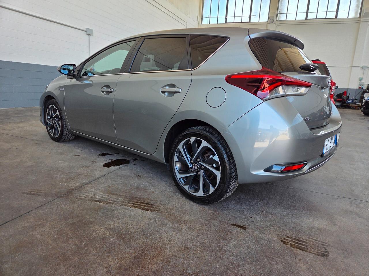 Toyota Auris 1.8 Hybrid Lounge