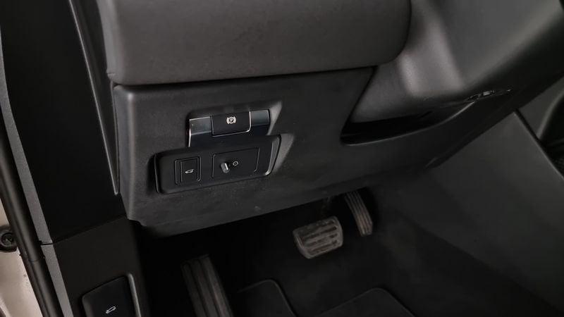 Land Rover Range Rover Evoque 2.0 D163 MHEV SE AWD auto