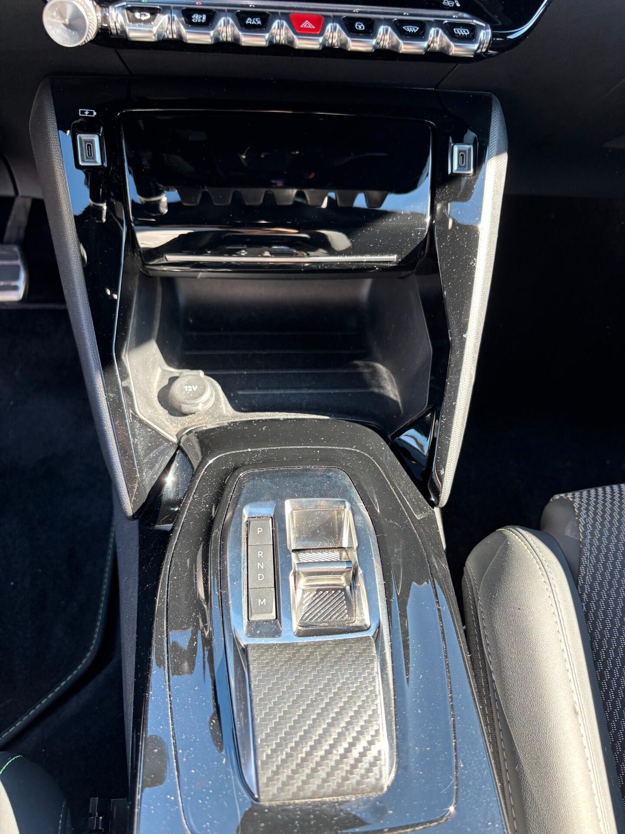 Peugeot 2008 PureTech 130 S&S EAT8 GT